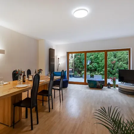 Huge Luxury House - 6 Floors-6 Bedrooms- Center * Varsóvia