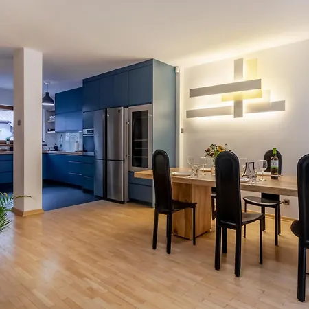 Huge Luxury House - 6 Floors-6 Bedrooms- Center Feriehus