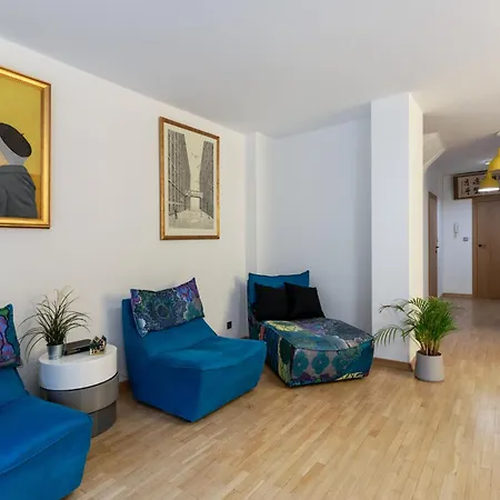 Huge Luxury House - 6 Floors-6 Bedrooms- Center