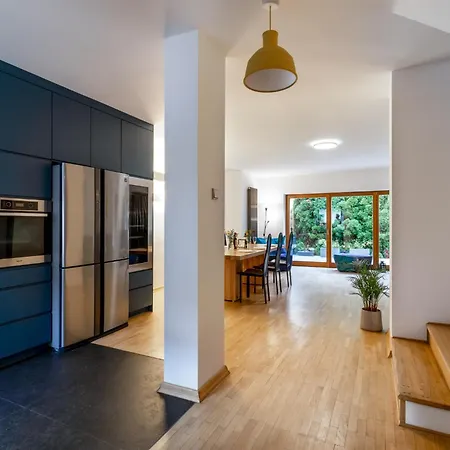 Huge Luxury House - 6 Floors-6 Bedrooms- Center